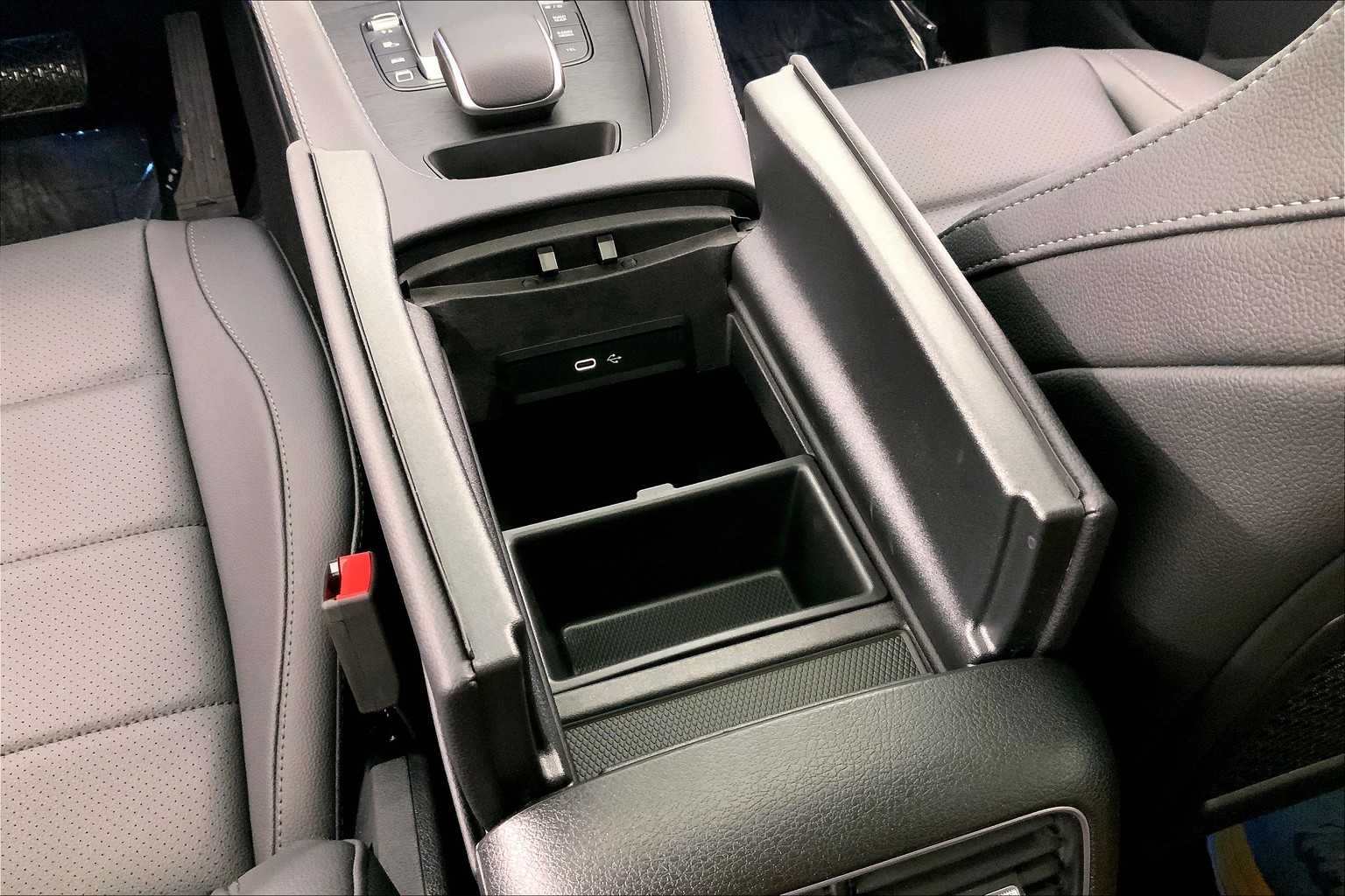 Thumbnail: 2025 Mercedes-Benz GLE - 26