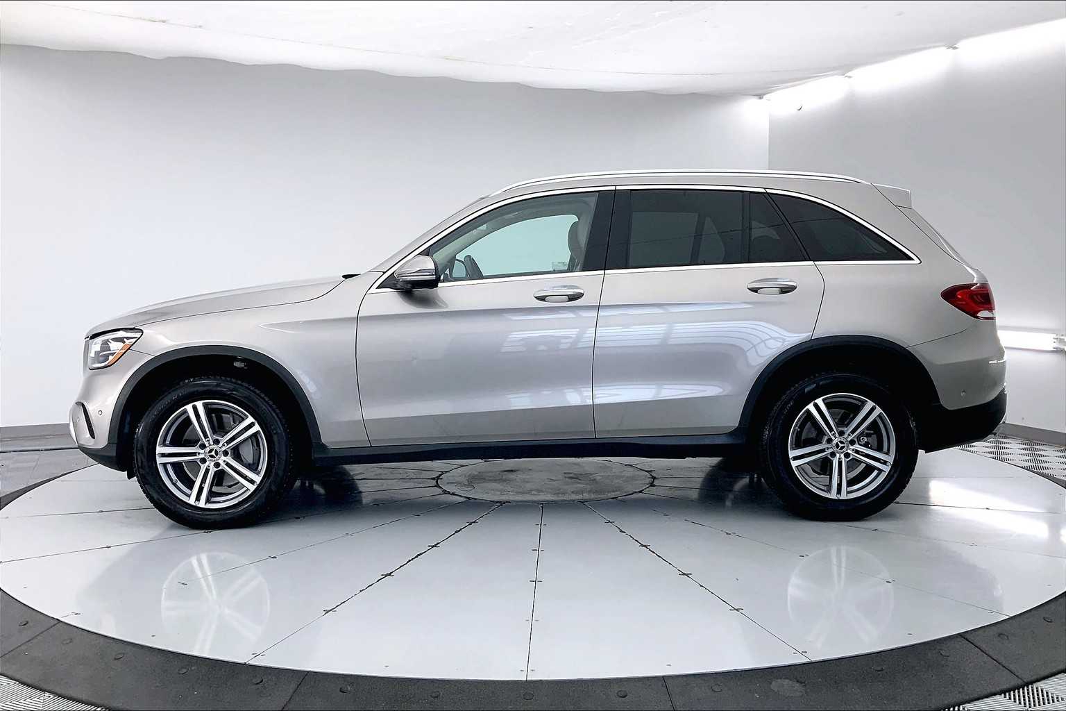 Thumbnail: 2022 Mercedes-Benz GLC - 3