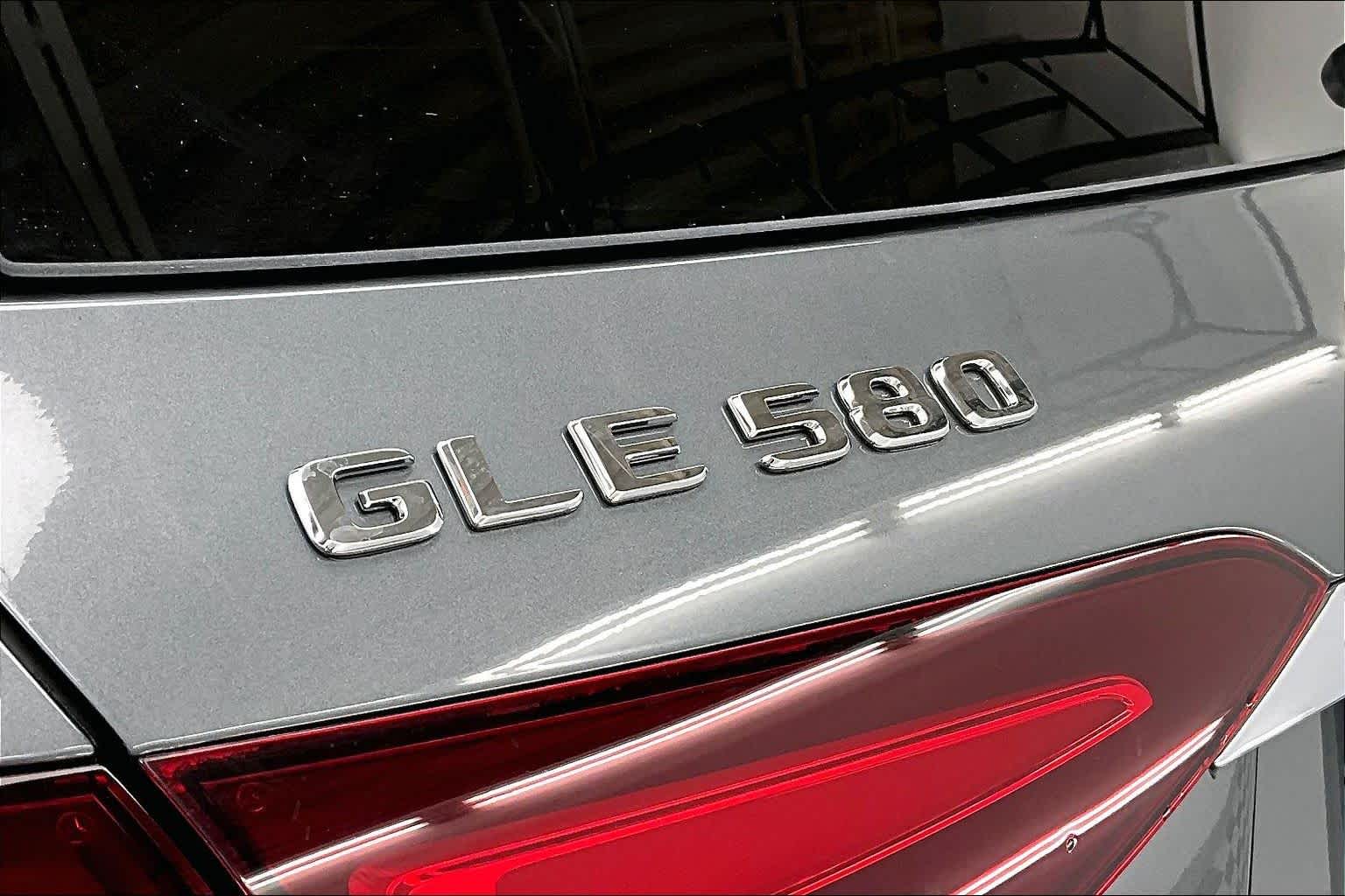 Thumbnail: 2026 Mercedes-Benz GLE - 22