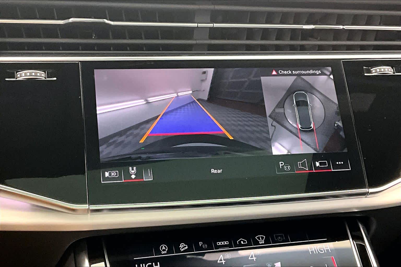 Thumbnail: 2024 Audi Q7 - 21