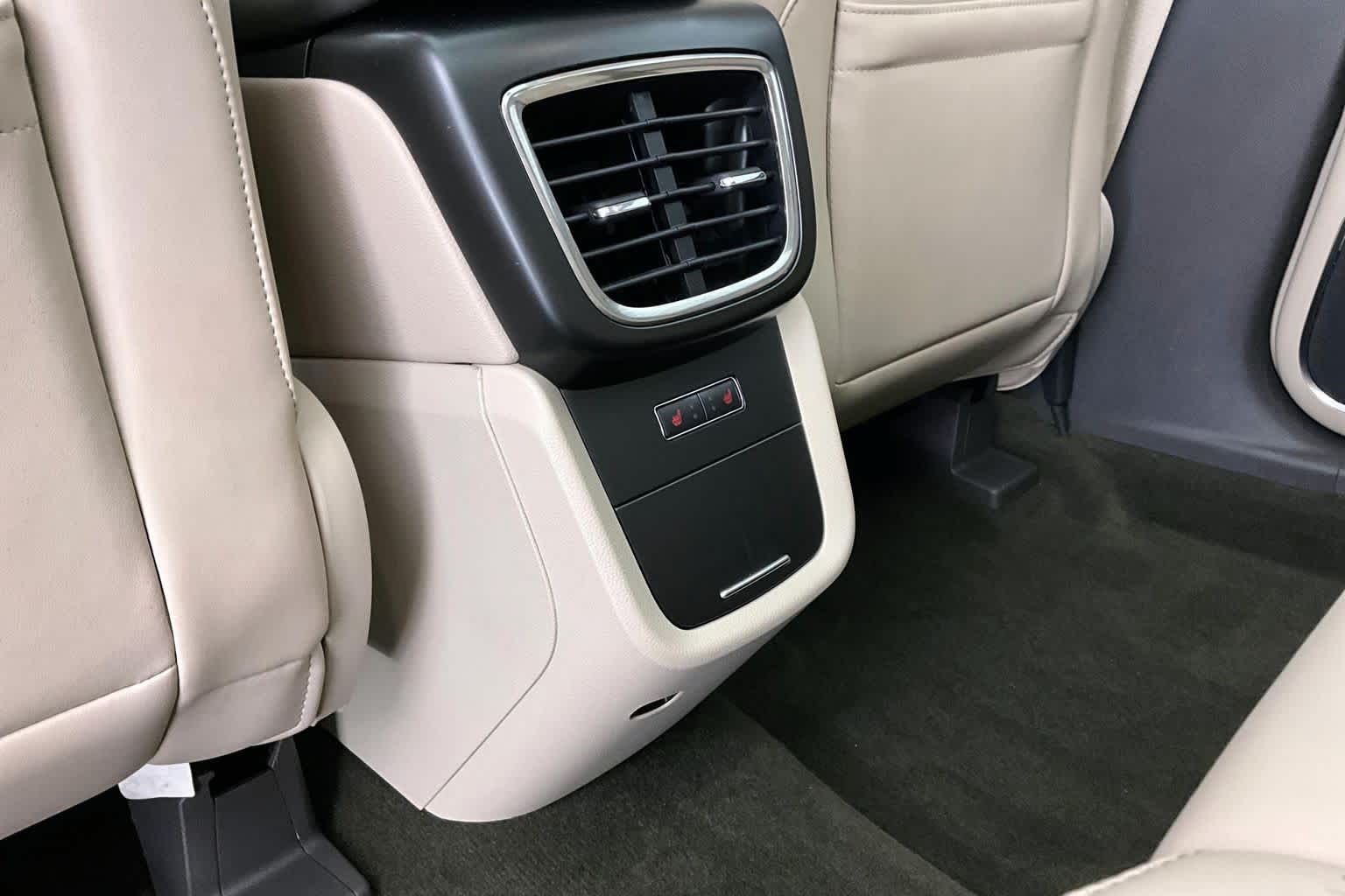 Thumbnail: 2020 Lincoln Nautilus - 29