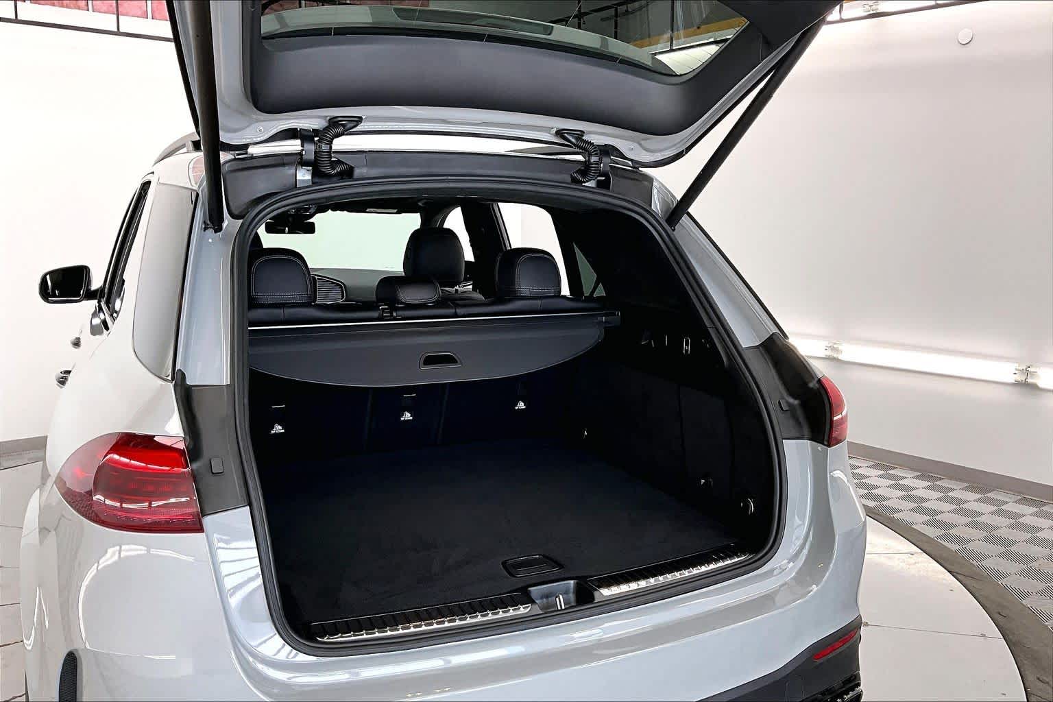 Thumbnail: 2024 Mercedes-Benz GL-Class - 19