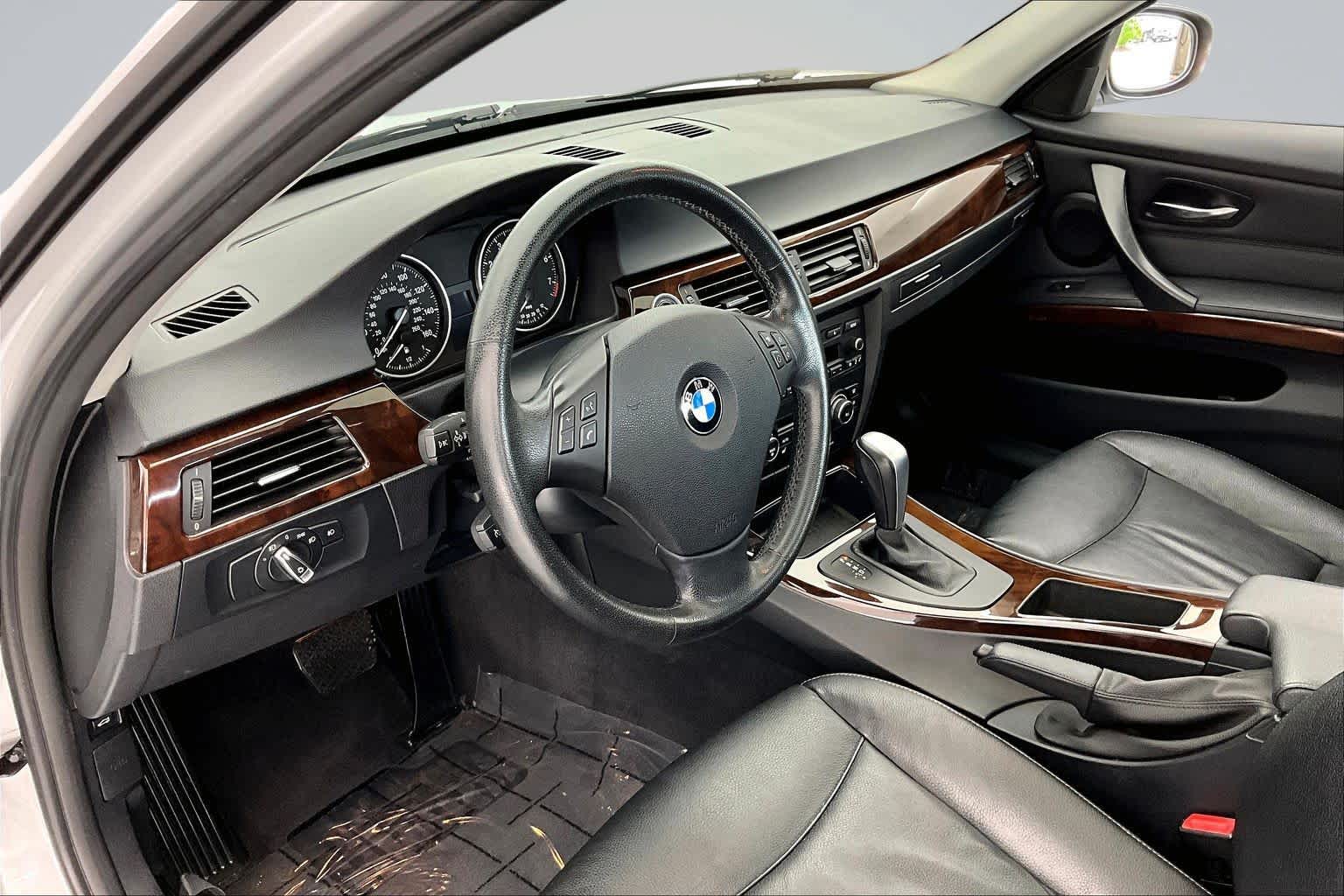 Thumbnail: 2011 BMW 3 Series - 2