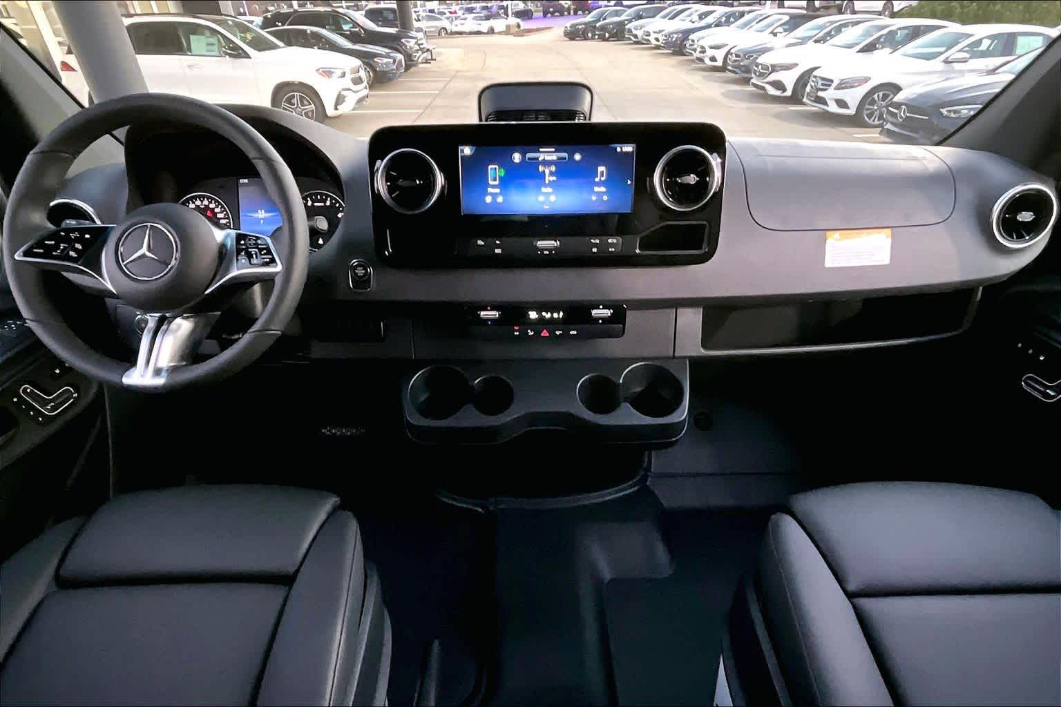 Thumbnail: 2026 Mercedes-Benz Sprinter - 10