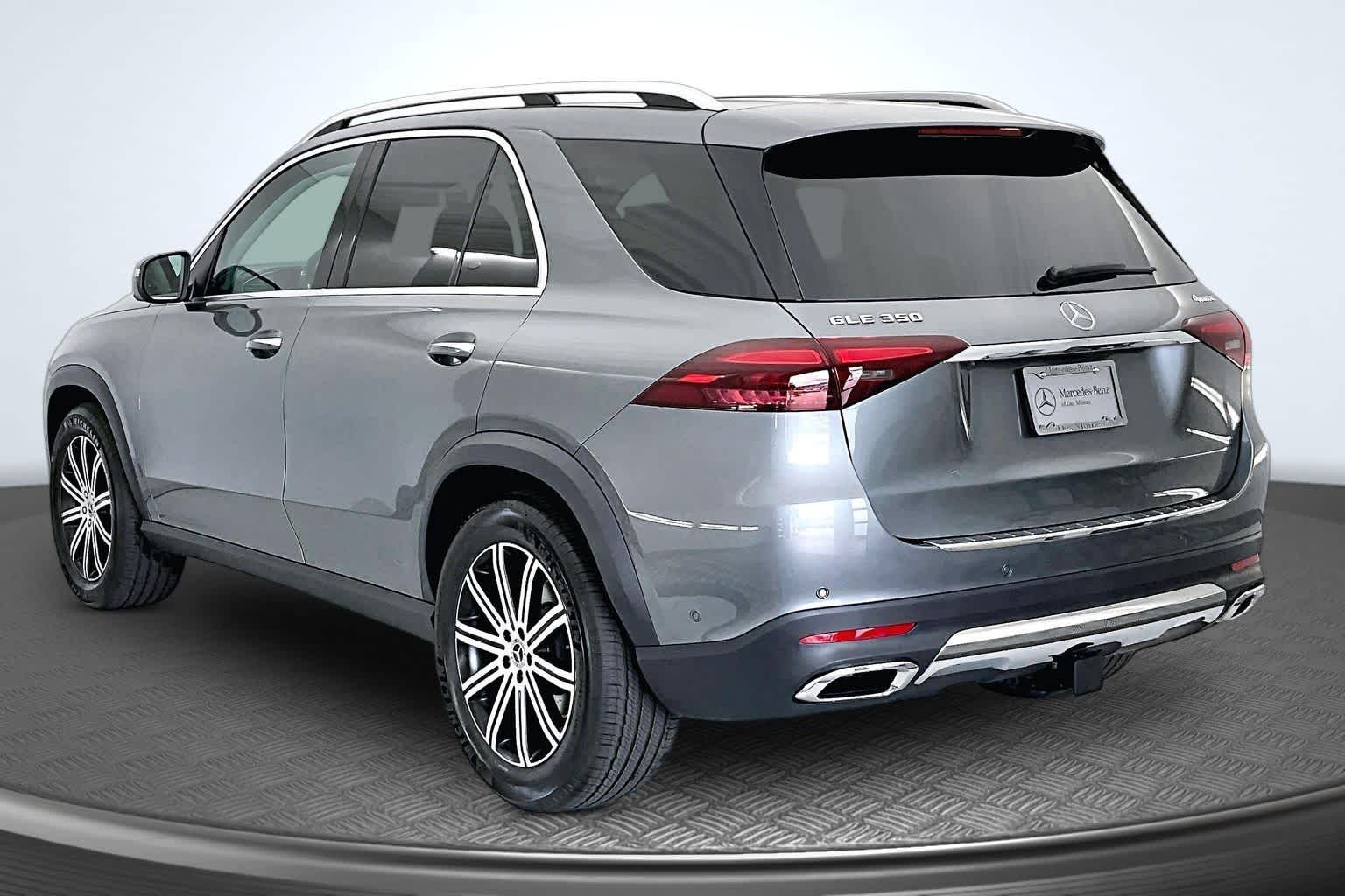 Thumbnail: 2026 Mercedes-Benz GLE - 4