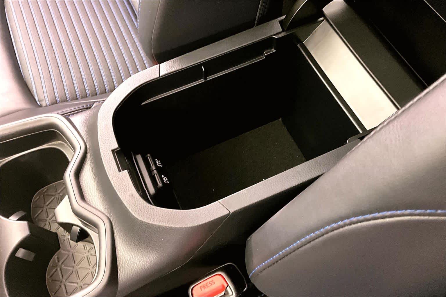 Thumbnail: 2020 Toyota RAV4 - 28