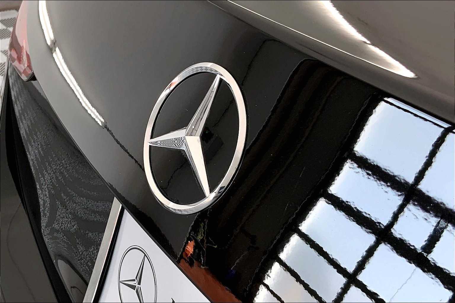 Thumbnail: 2025 Mercedes-Benz C-Class - 22
