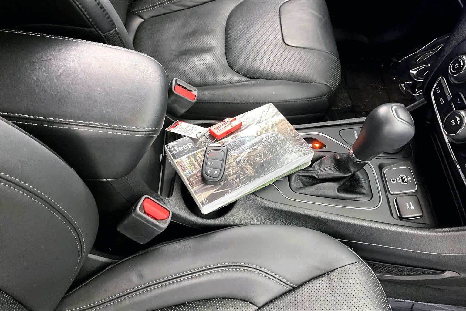 Thumbnail: 2021 Jeep Cherokee - 20