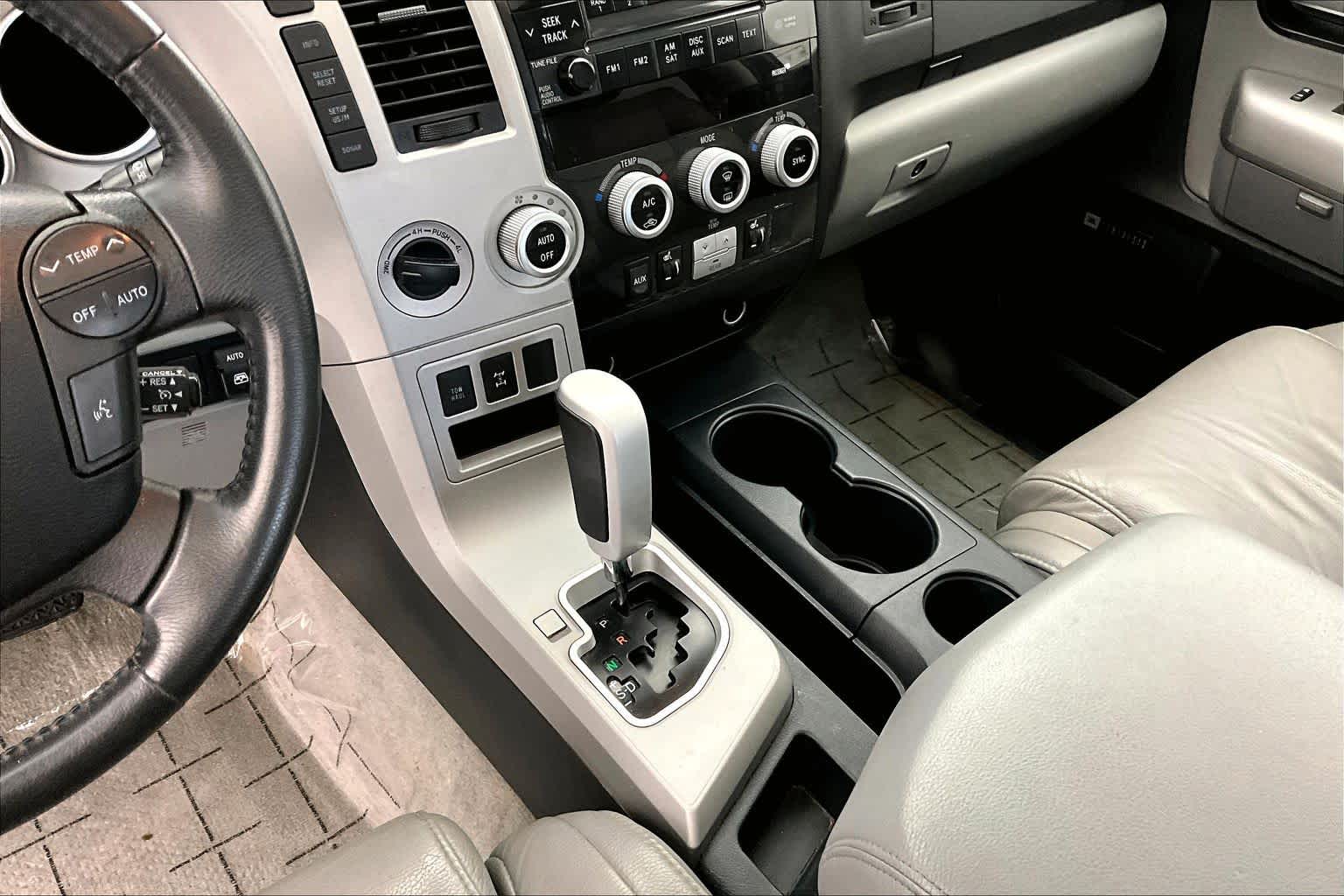 Thumbnail: 2008 Toyota Sequoia - 16