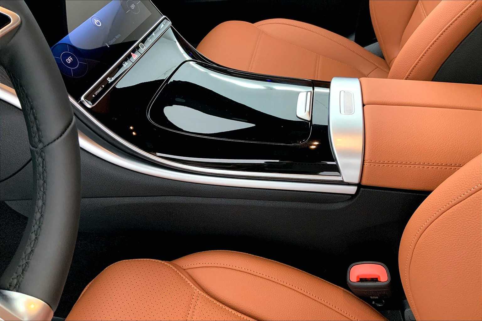 Thumbnail: 2025 Mercedes-Benz C-Class - 17