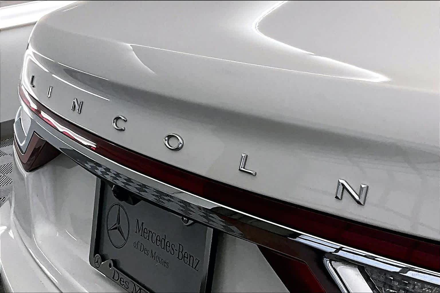 Thumbnail: 2017 Lincoln Continental - 7