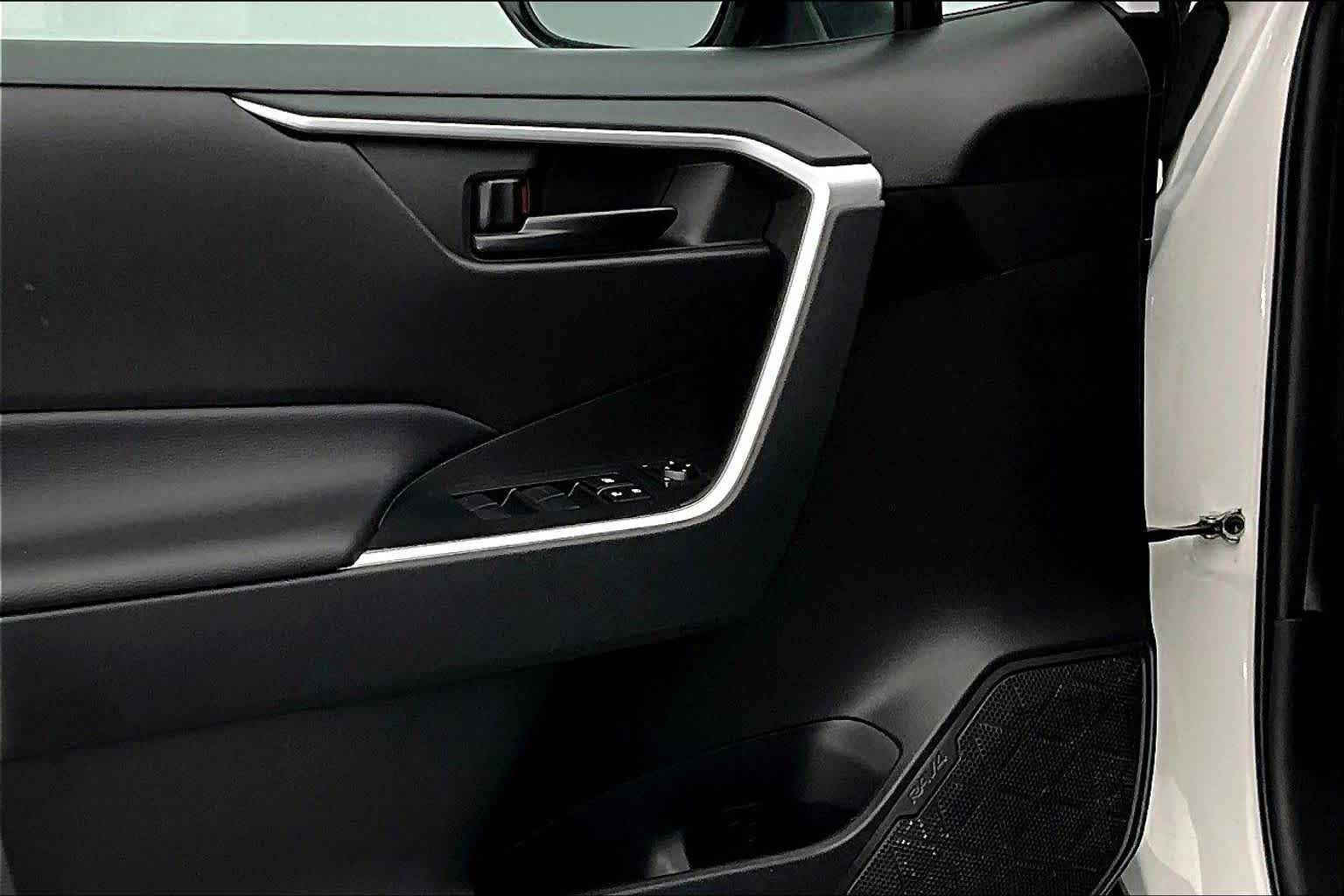 Thumbnail: 2024 Toyota RAV4 - 23