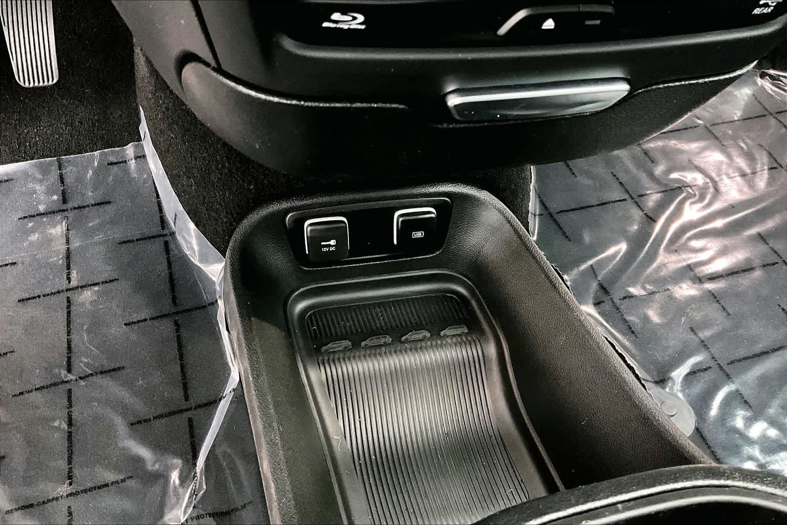 Thumbnail: 2020 Chrysler Pacifica - 28