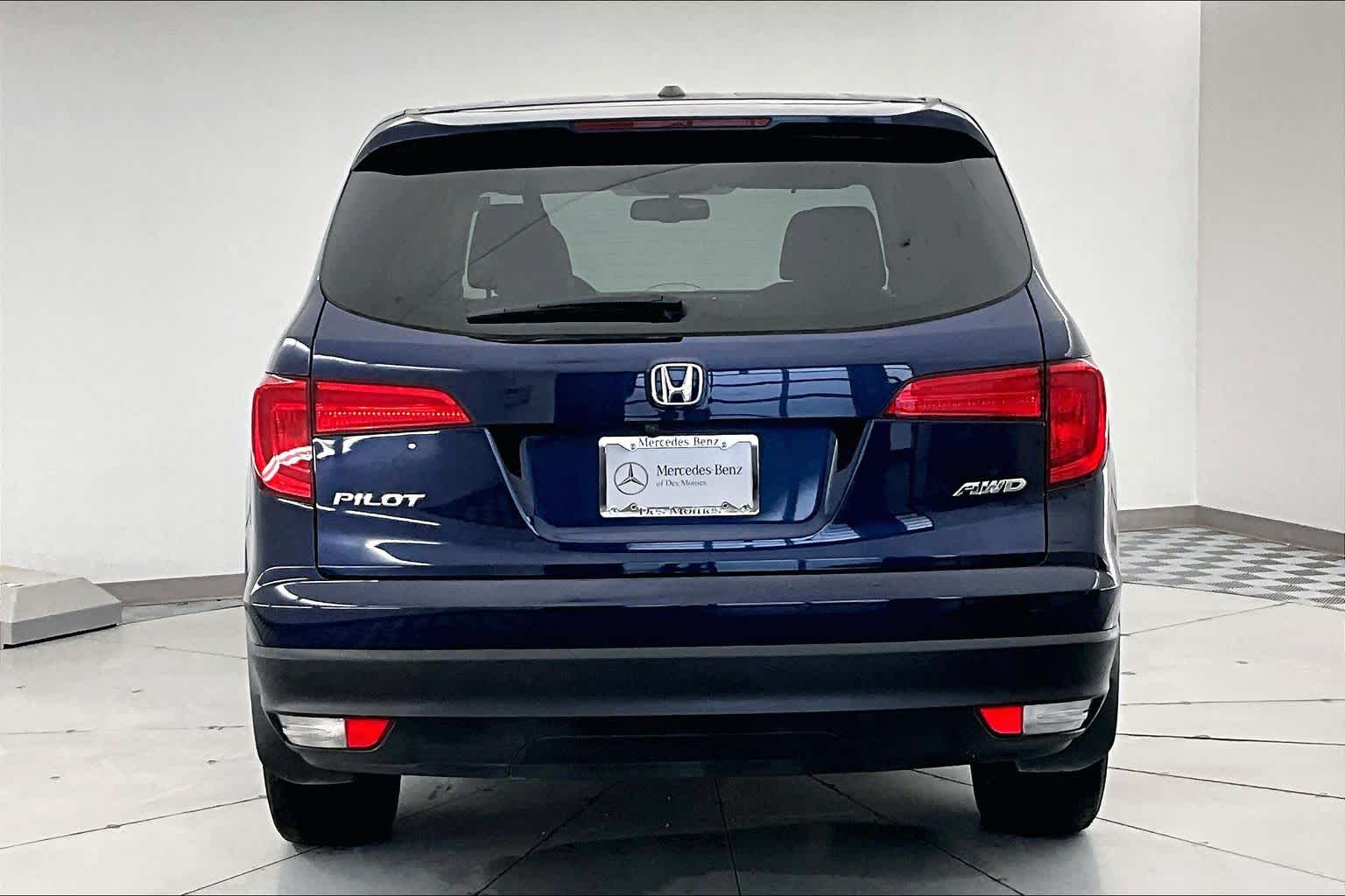 Thumbnail: 2017 Honda Pilot - 5