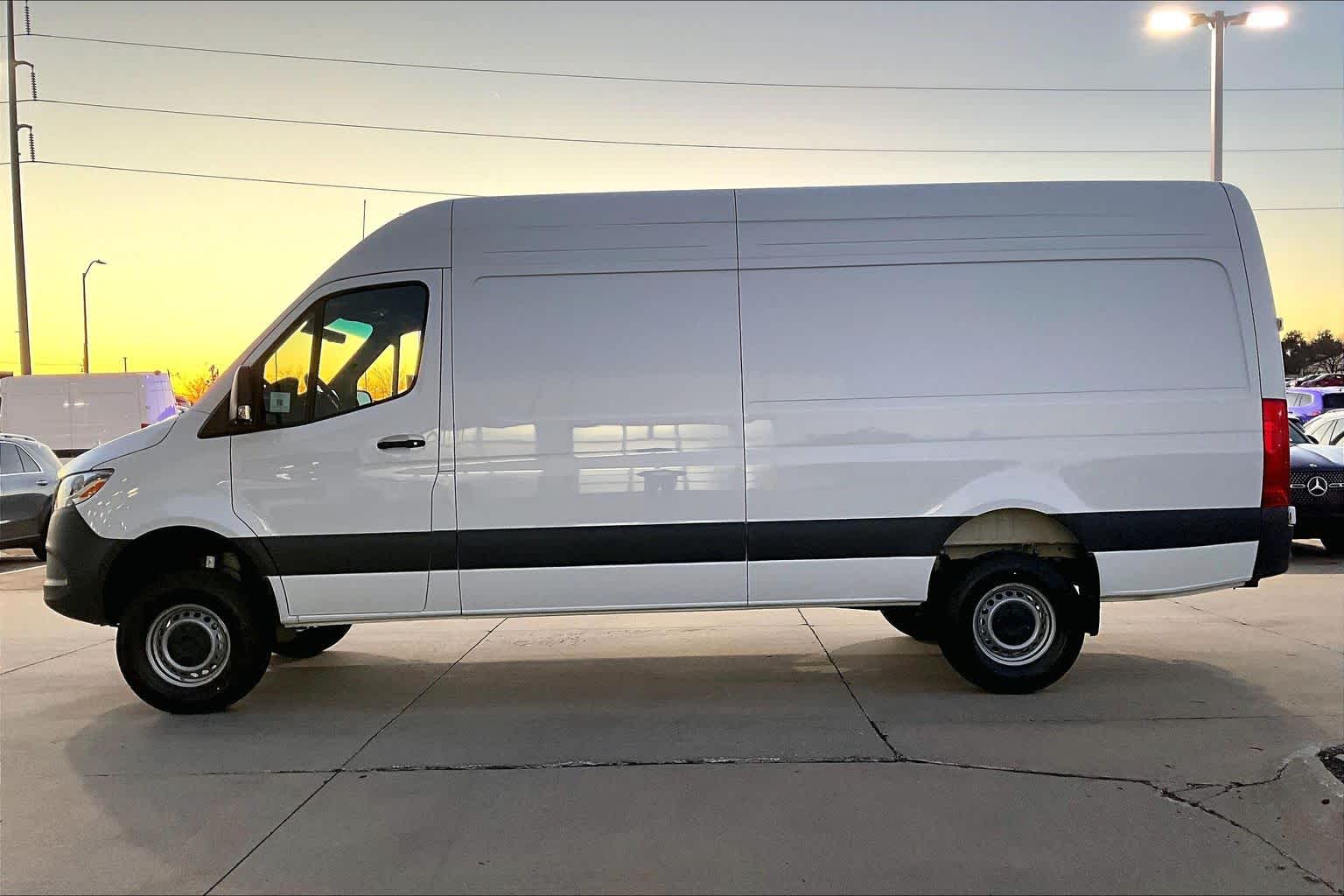 Thumbnail: 2026 Mercedes-Benz Sprinter - 3