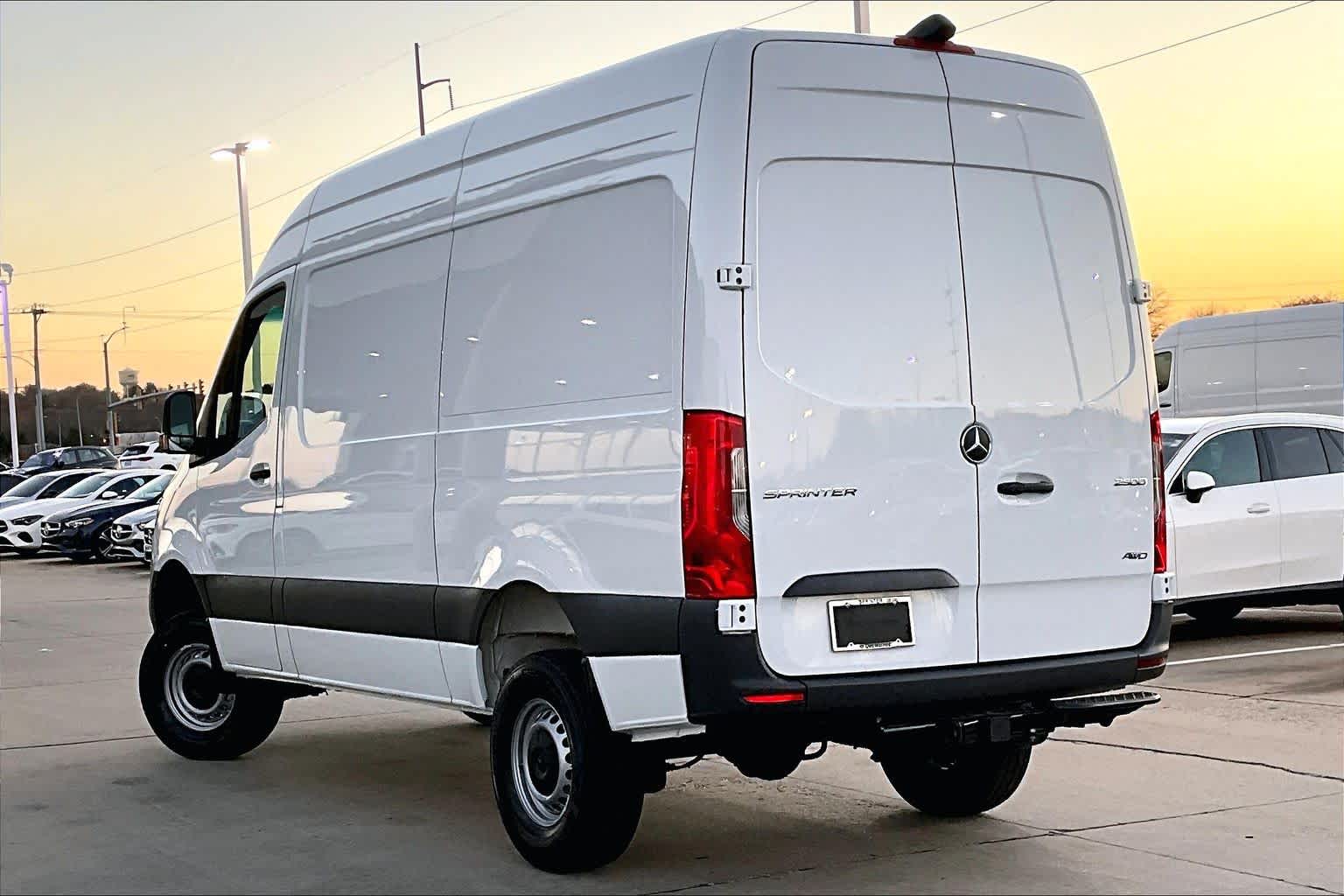 Thumbnail: 2026 Mercedes-Benz Sprinter - 4