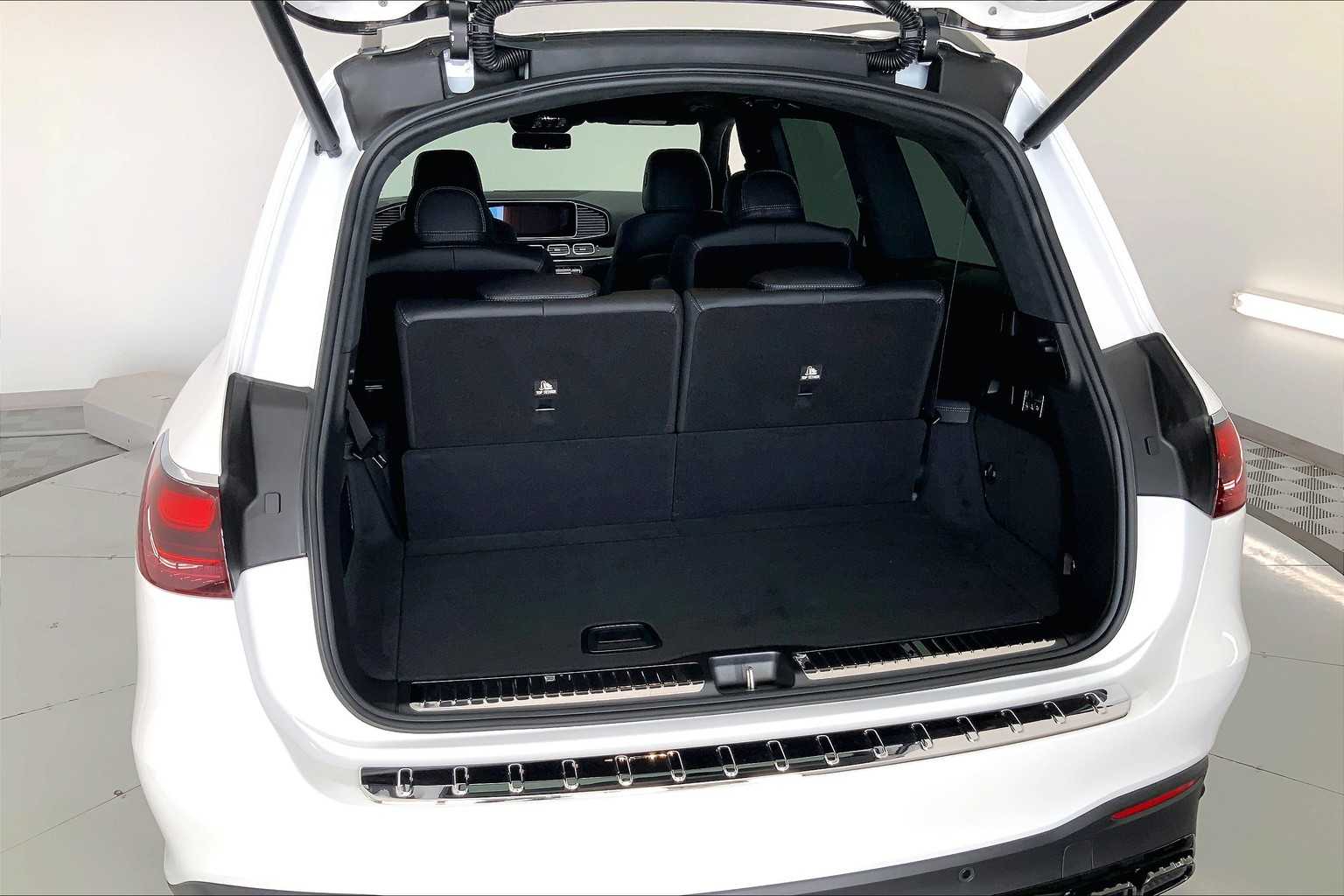 Thumbnail: 2025 Mercedes-Benz GL-Class - 19