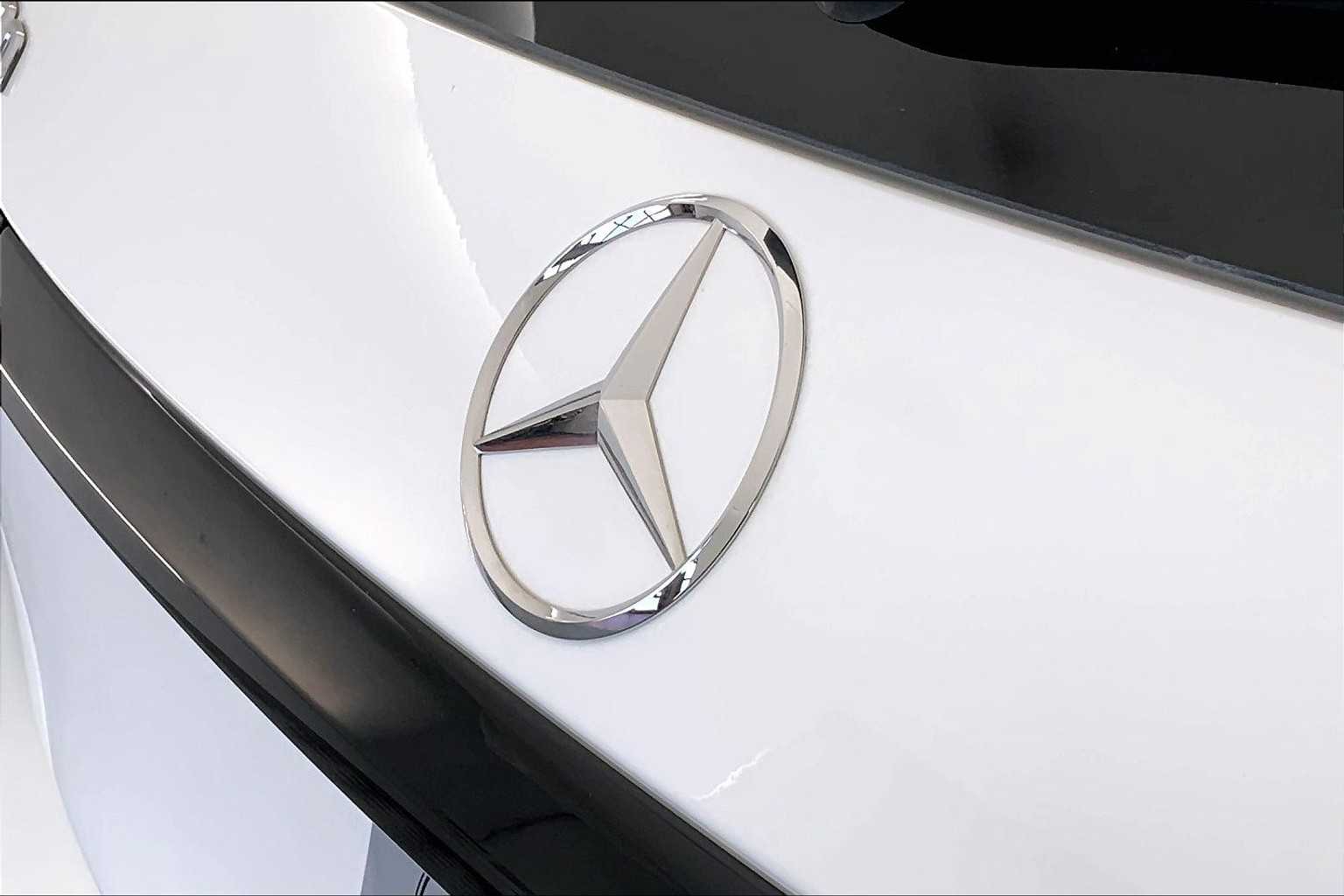 Thumbnail: 2025 Mercedes-Benz GLC - 22