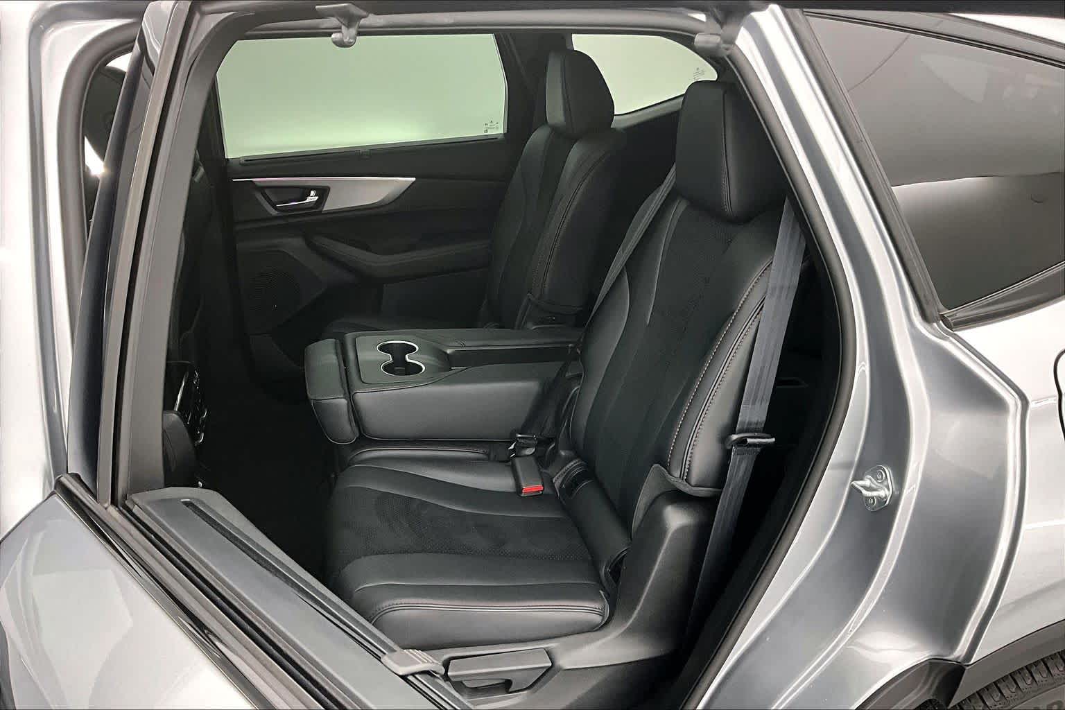 Thumbnail: 2023 Acura MDX - 13