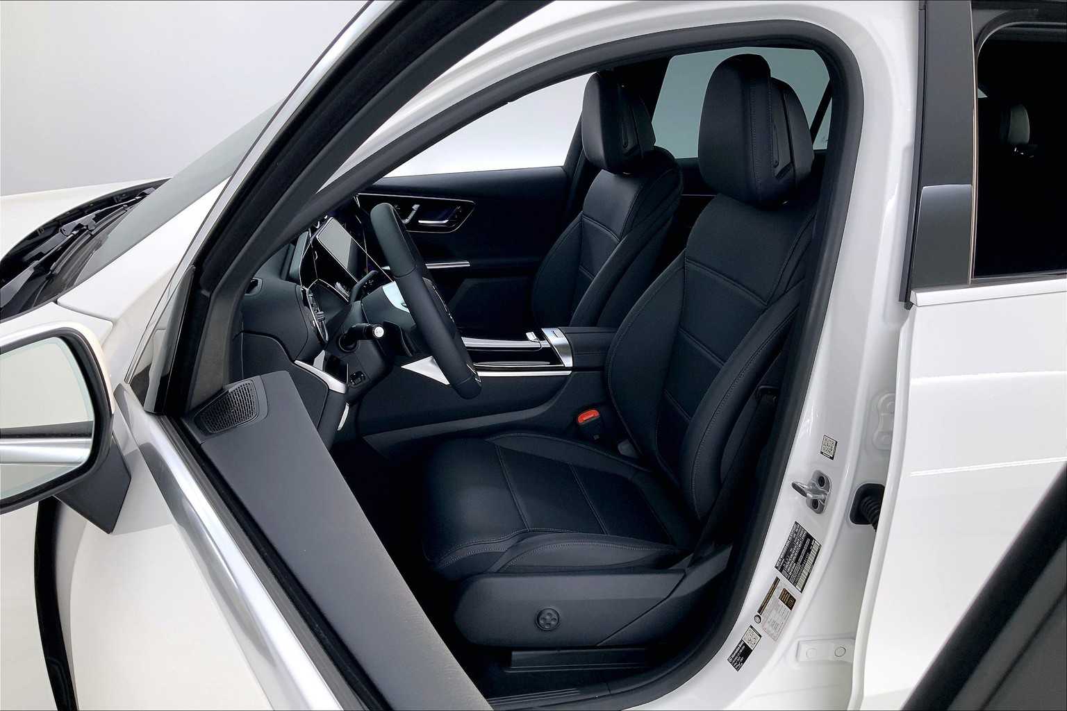 Thumbnail: 2026 Mercedes-Benz GLC - 11