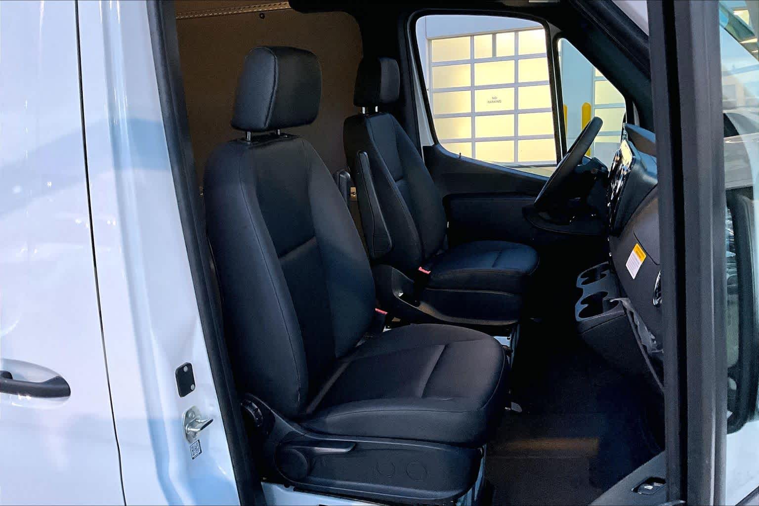 Thumbnail: 2026 Mercedes-Benz Sprinter - 13