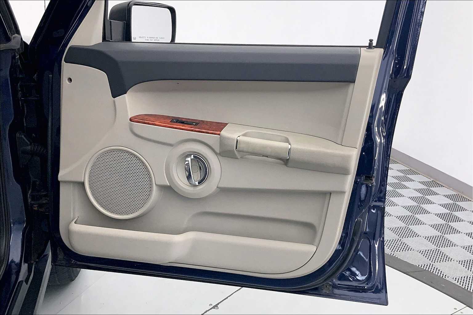 2006 Jeep Commander Limited Edition 23