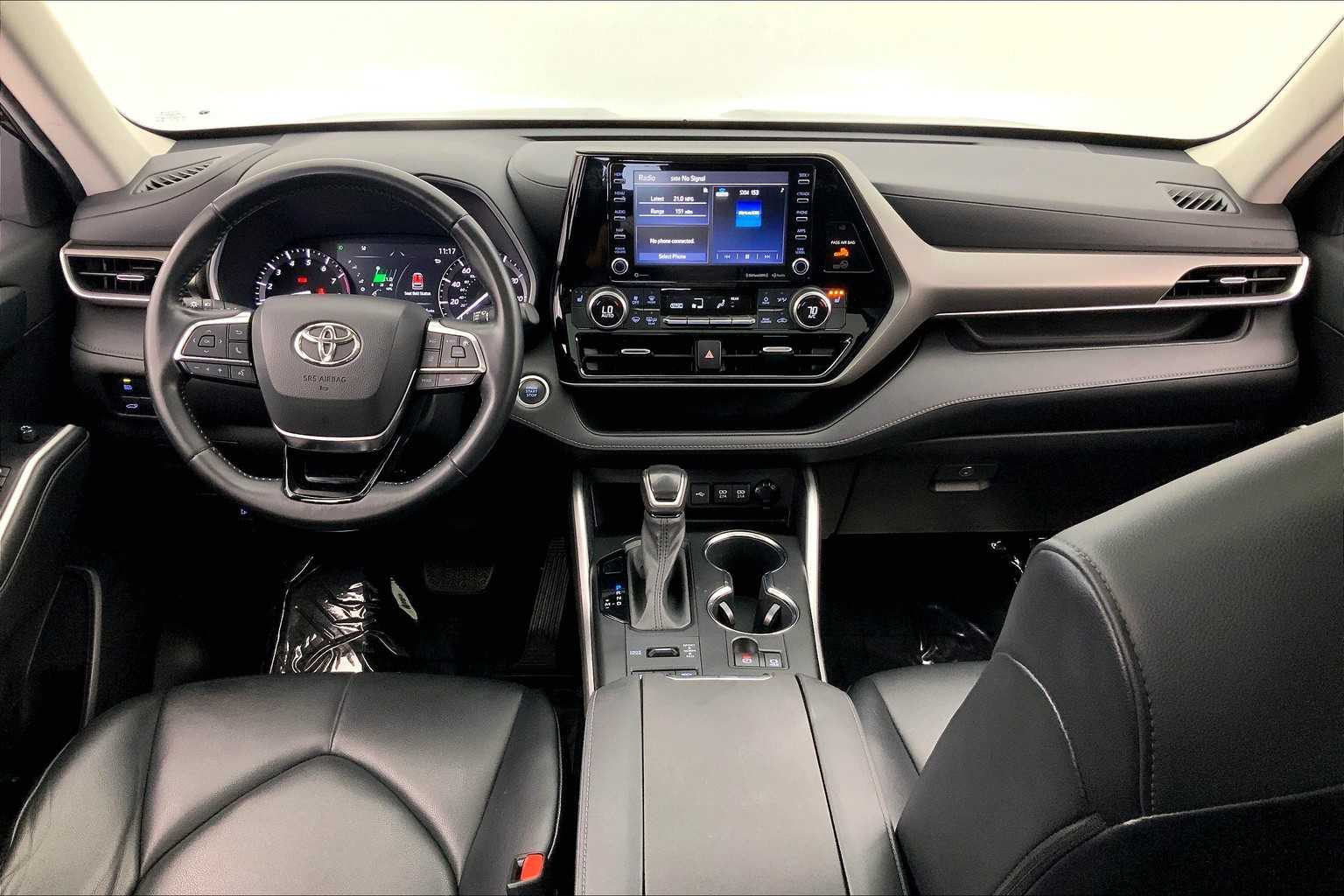 Thumbnail: 2021 Toyota Highlander - 10