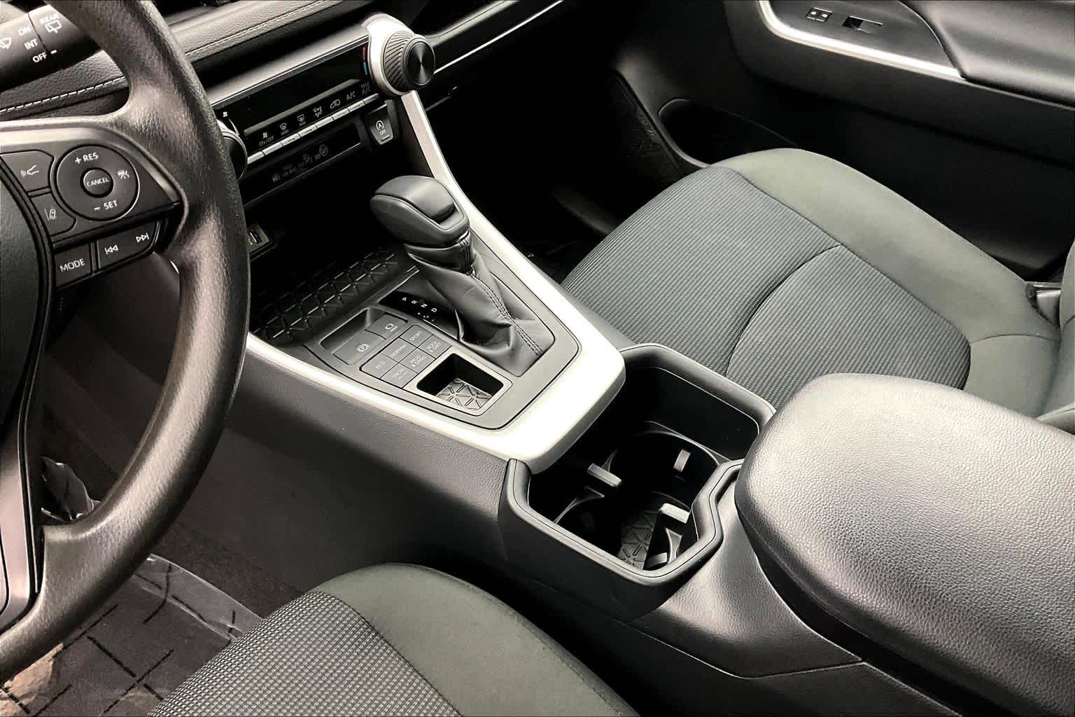 Thumbnail: 2024 Toyota RAV4 - 17