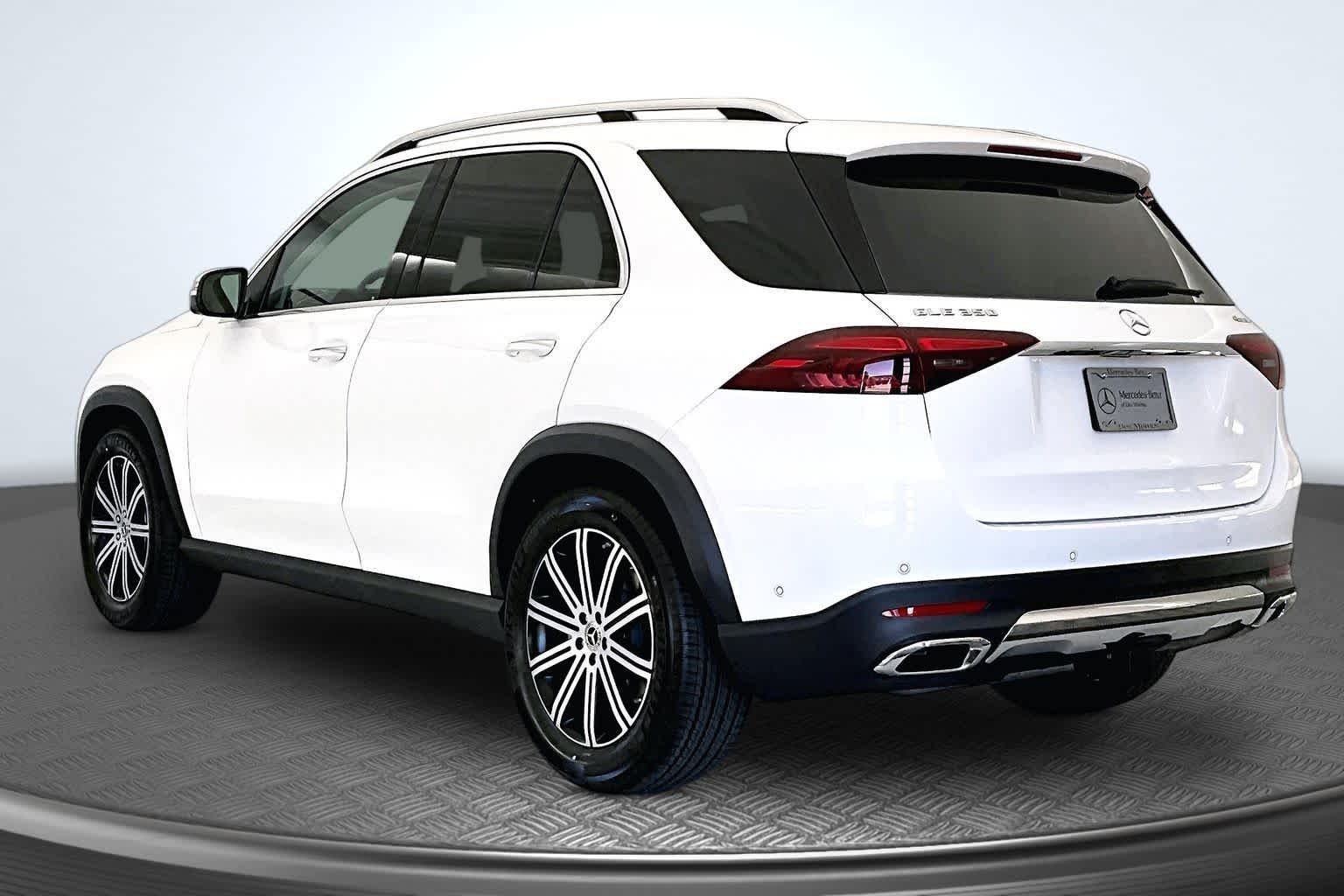 Thumbnail: 2026 Mercedes-Benz GLE - 4