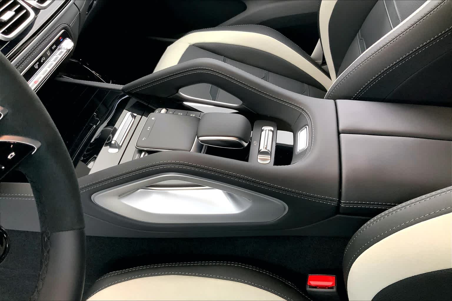 Thumbnail: 2025 Mercedes-Benz GL-Class - 17