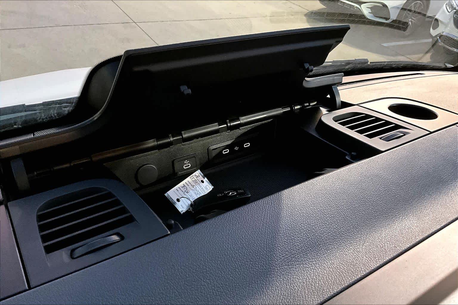 Thumbnail: 2025 Mercedes-Benz Sprinter - 19