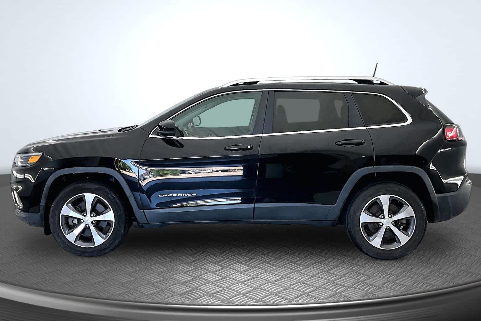 Thumbnail: 2019 Jeep Cherokee - 3