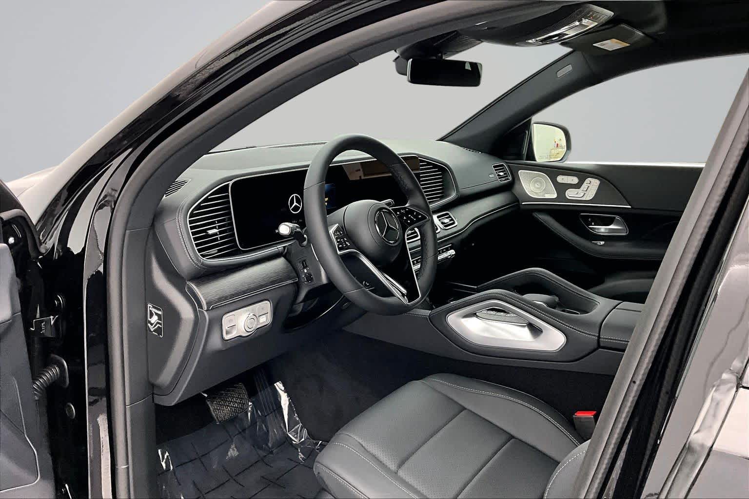 Thumbnail: 2026 Mercedes-Benz GLE - 2