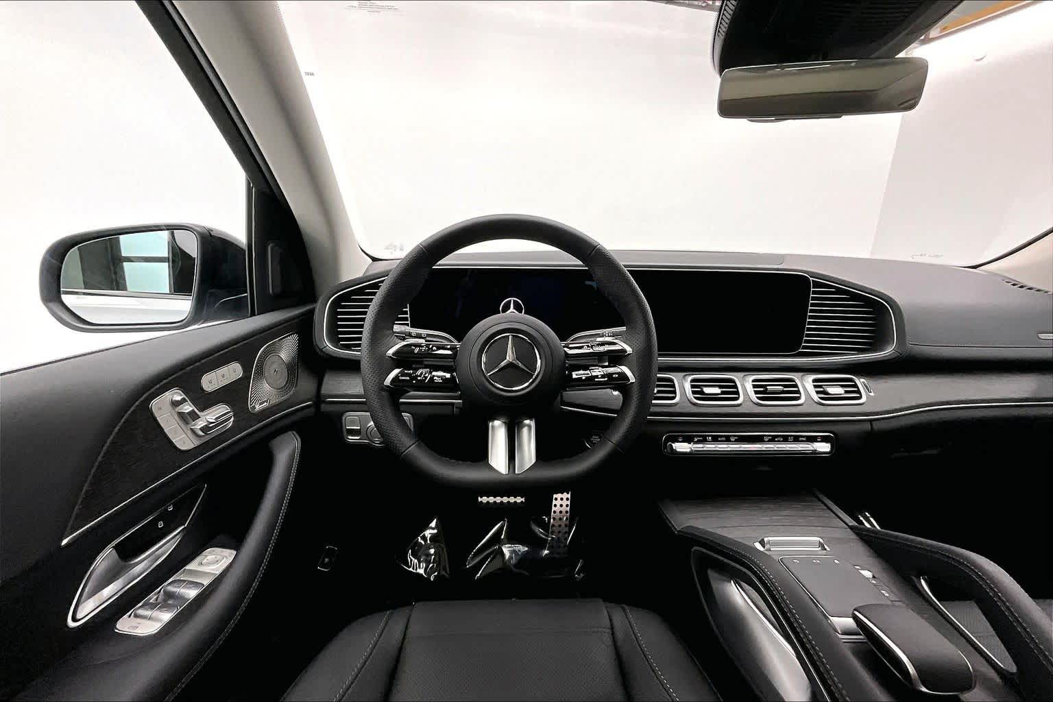 Thumbnail: 2026 Mercedes-Benz GLS - 15