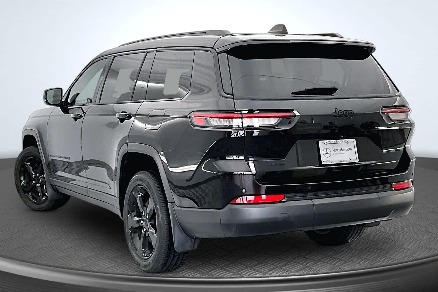 Thumbnail: 2023 Jeep Grand Cherokee L - 3