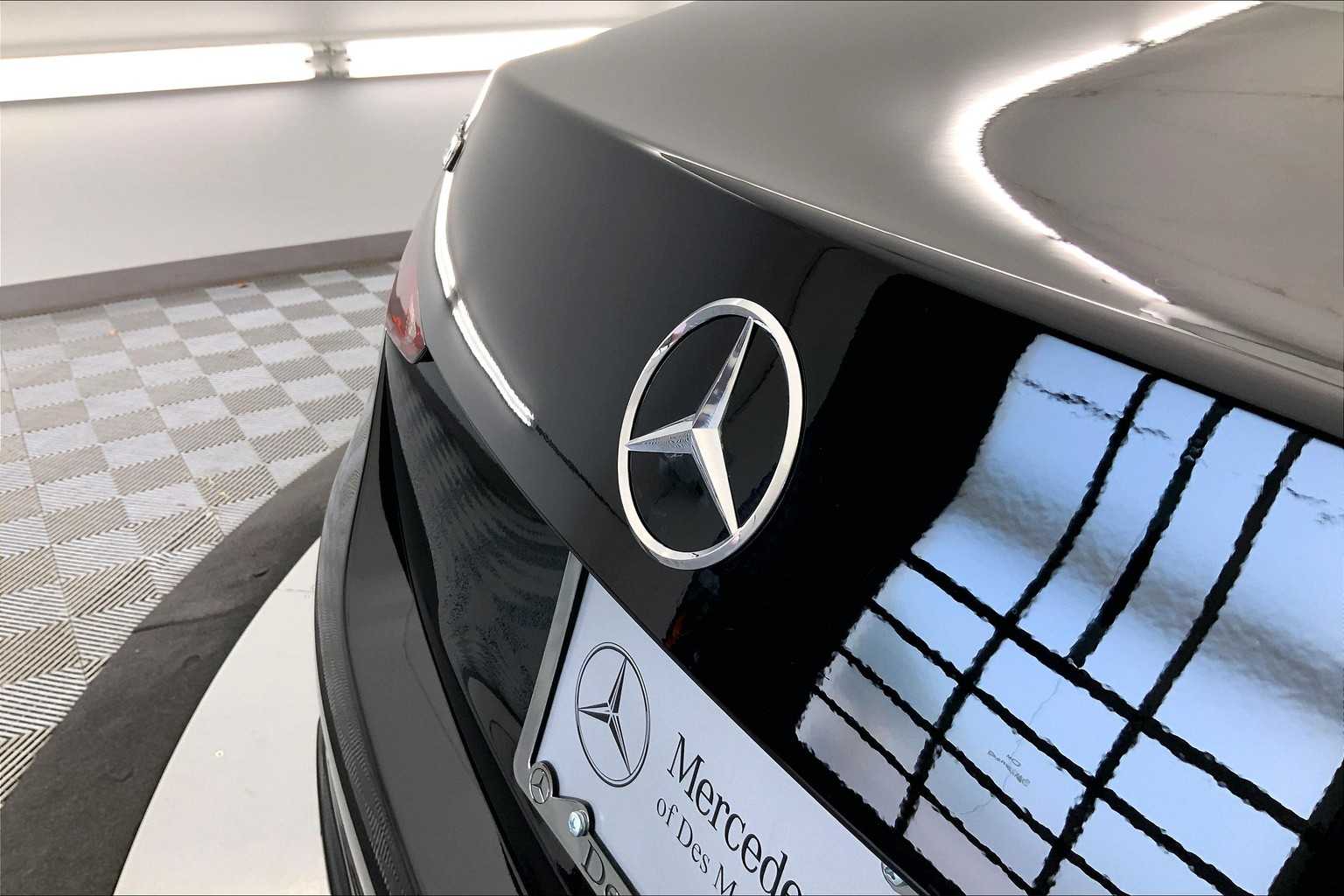 Thumbnail: 2025 Mercedes-Benz C-Class - 22