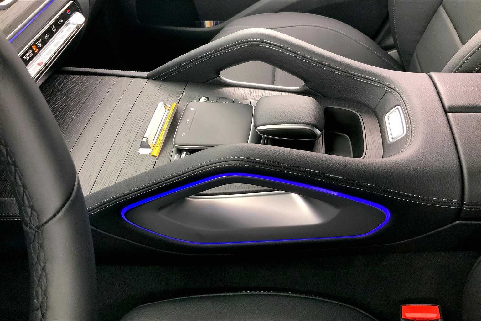 Thumbnail: 2025 Mercedes-Benz GLE - 17