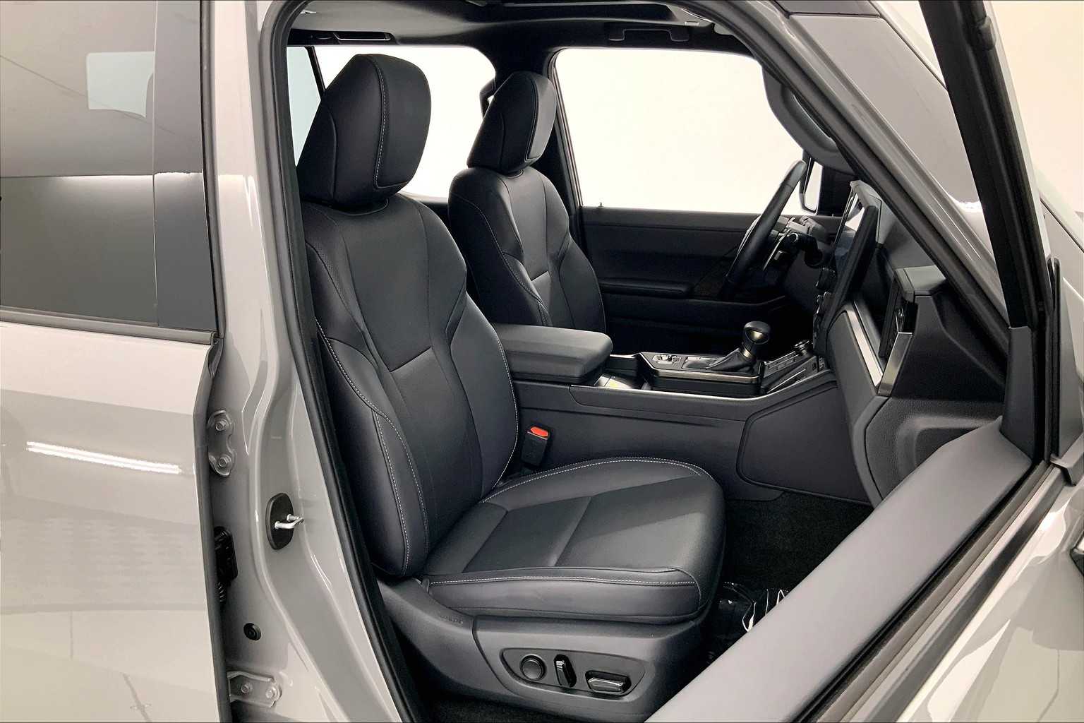 Thumbnail: 2024 Lexus GX - 14