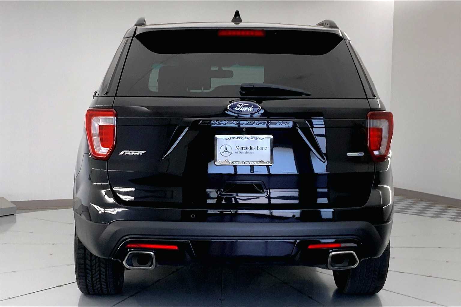 Thumbnail: 2017 Ford Explorer - 5