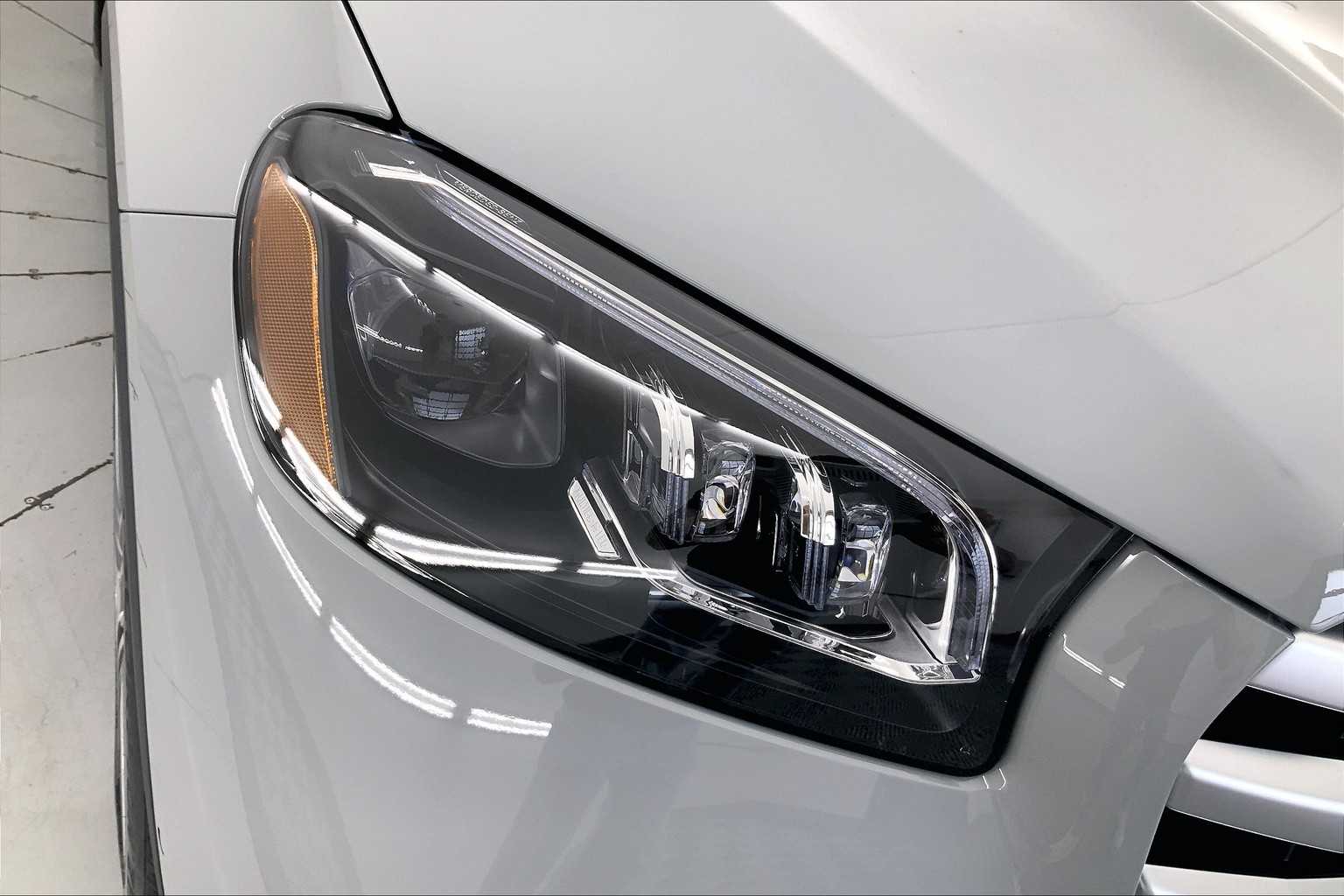 Thumbnail: 2025 Mercedes-Benz GLS - 21