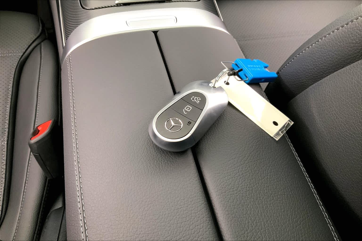 Thumbnail: 2025 Mercedes-Benz GLC - 20