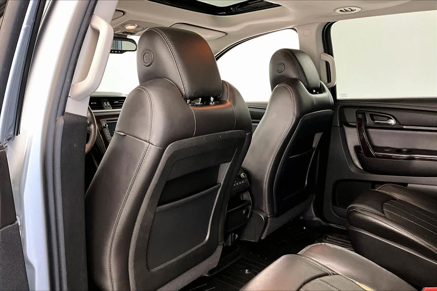 Thumbnail: 2017 Chevrolet Traverse - 12