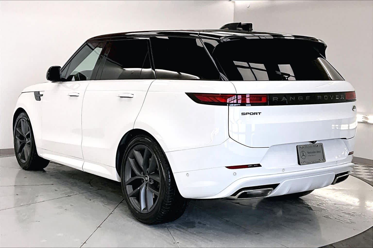 Thumbnail: 2023 Land Rover Range Rover Sport - 4