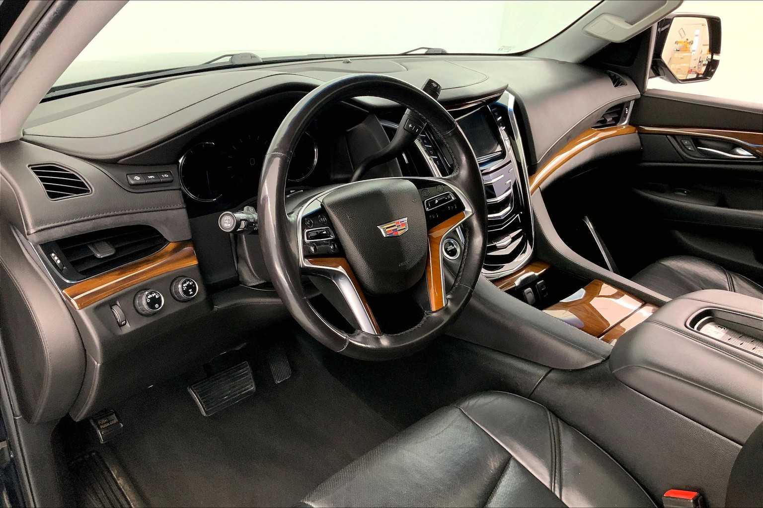 Thumbnail: 2017 Cadillac Escalade - 2