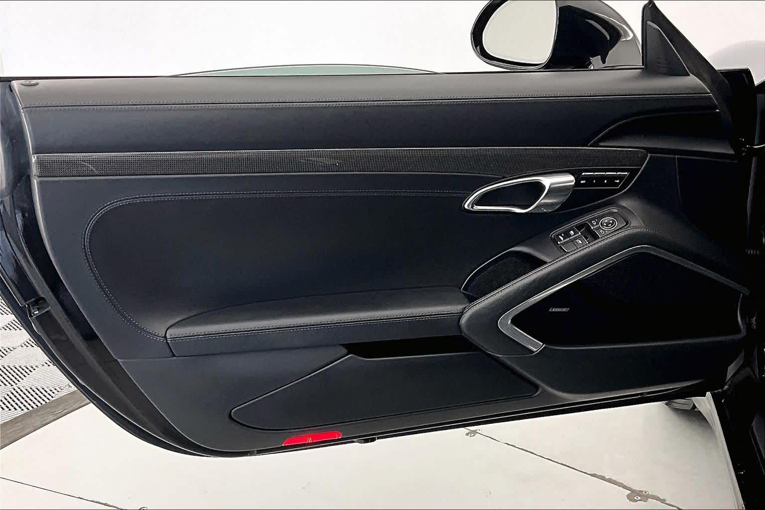 Thumbnail: 2019 Porsche 911 - 21