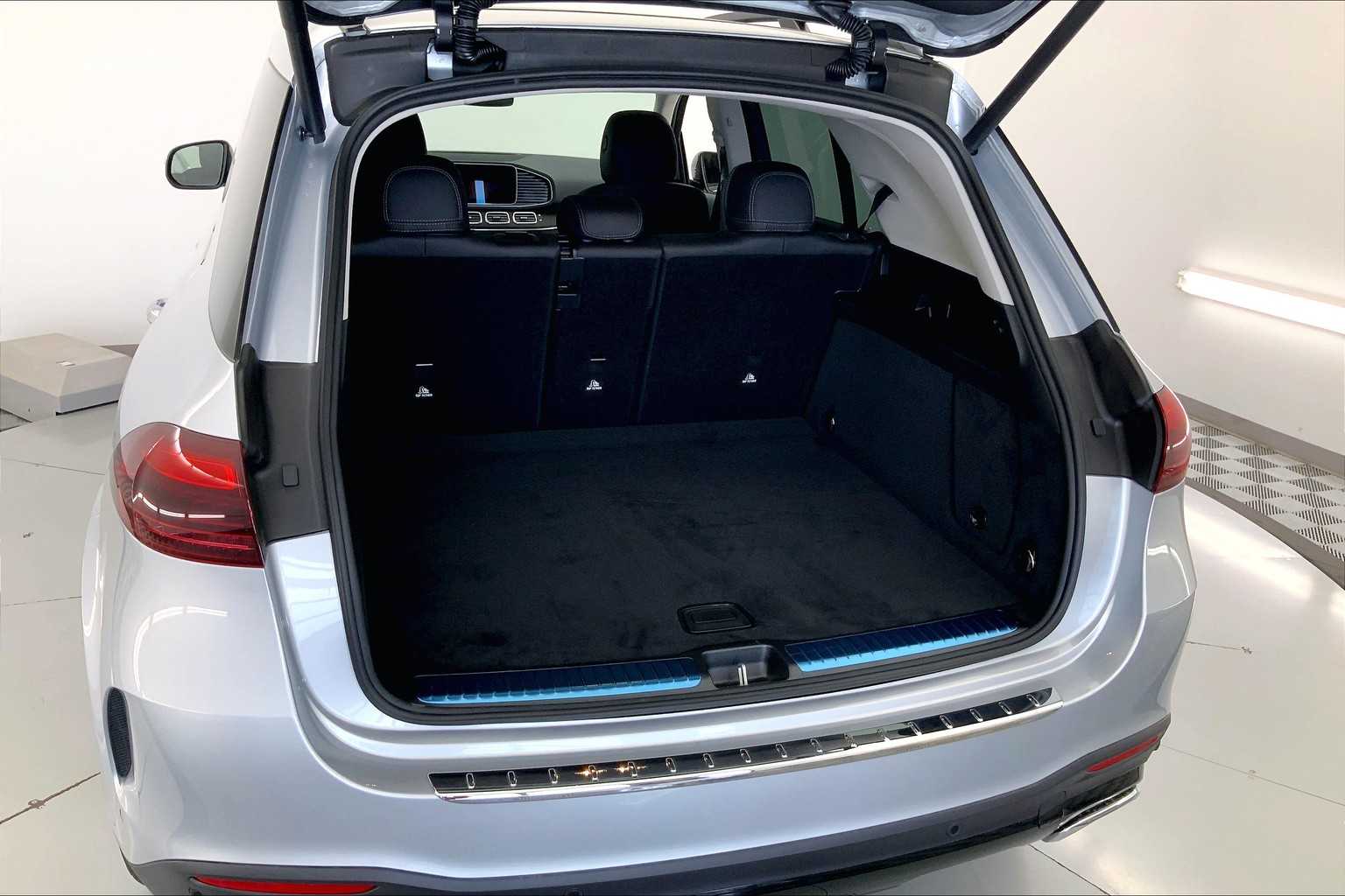 Thumbnail: 2026 Mercedes-Benz GLE - 19