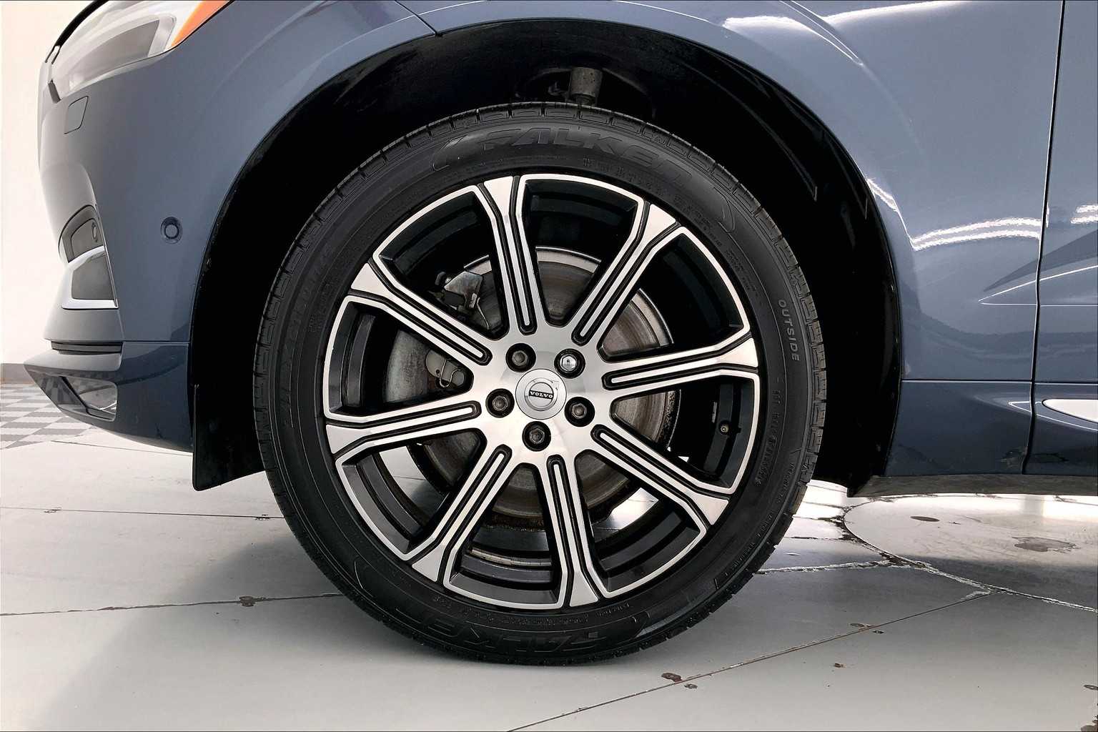 Thumbnail: 2019 Volvo XC60 - 8