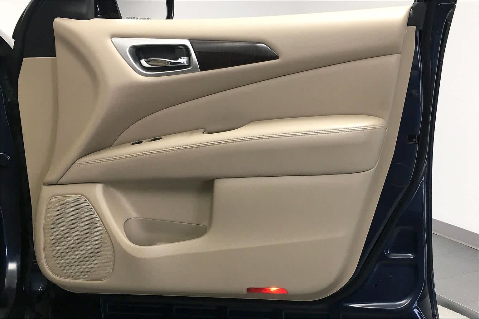 Thumbnail: 2014 Nissan Pathfinder - 29