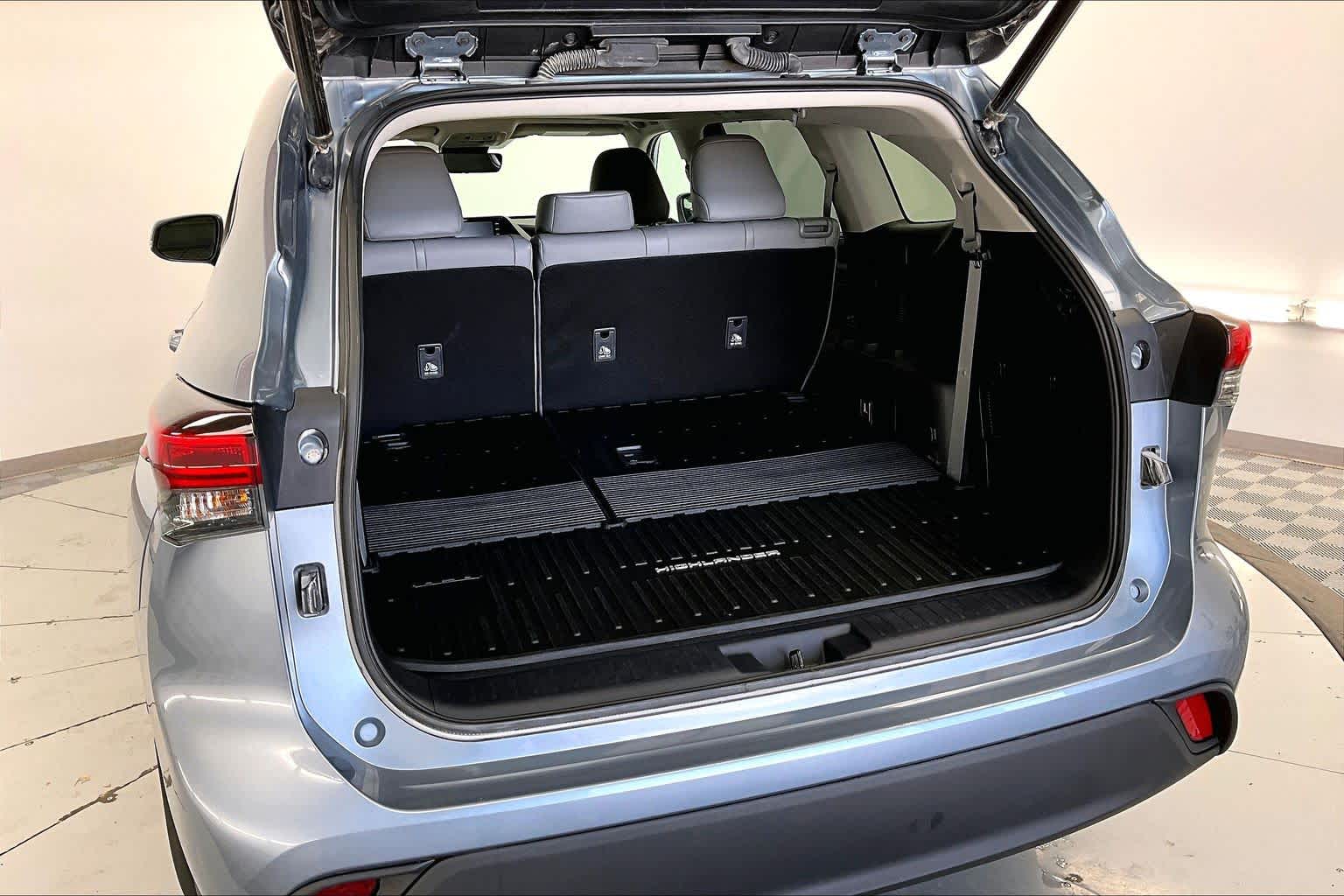 Thumbnail: 2021 Toyota Highlander - 19