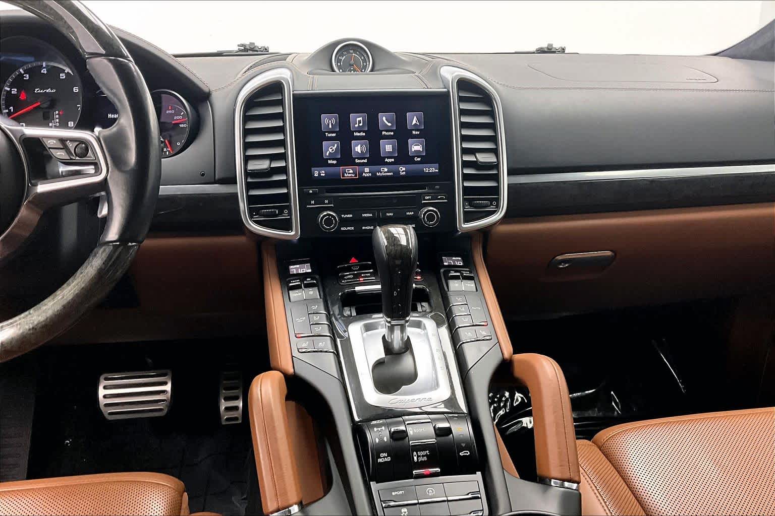 Thumbnail: 2017 Porsche Cayenne - 16